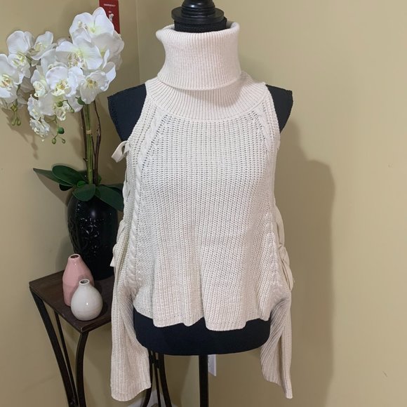 Creme Knit Blouse with skirt - Picture 1 of 3